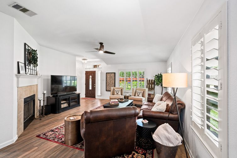 8714-Cotoneaster-INTERIOR-10