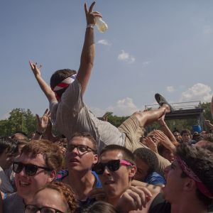 crowd_surf
